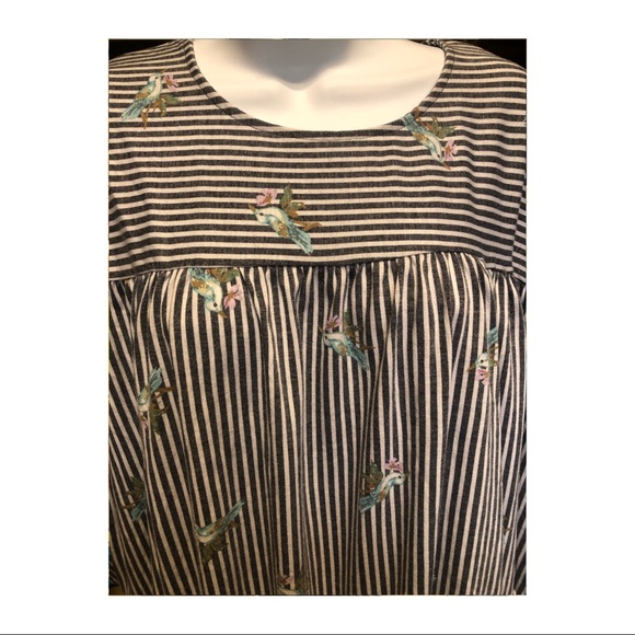 Grey and White Striped Blouse with Bird designs - Picture 5 of 6